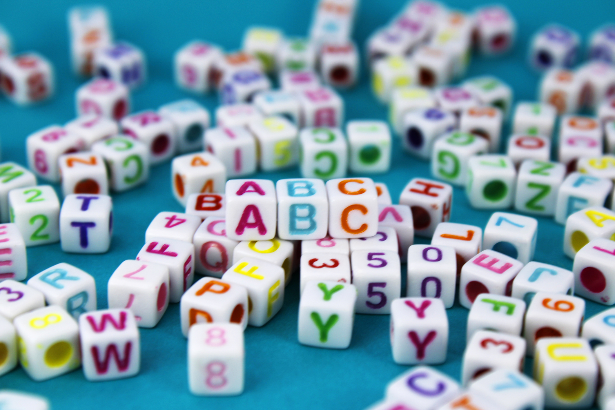 arbeitsmarkt-buchstaben-2166238654